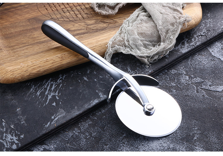 custom-pizza-cutter product image 2
