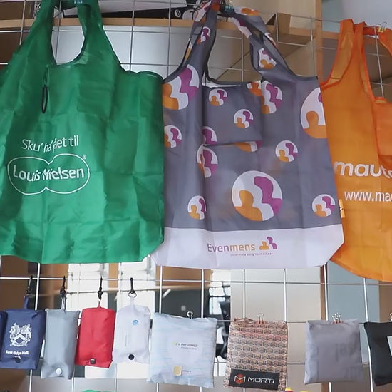 custom-beach-backpack product video