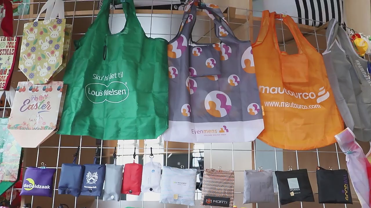custom-beach-backpack product video